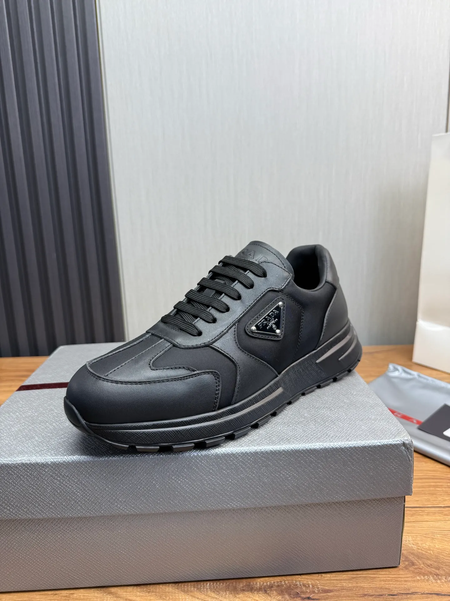 Factory price 580💰 [PRADA] Hot-selling men's shoes shipped 👏Official website synchronized ⬆️ Original cowhide fabric + cowhide lining, cowhide feet 🐮 1:1 shipment ✔️Original original bottom, 38-45 (45. Customized, non-refundable)